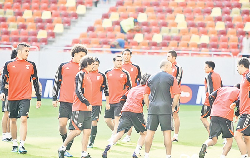 Înaintea meciului de azi,cu Benfica, din grupa C a Ligii Campionilor, Oţelul are probleme cu Naţional Arena