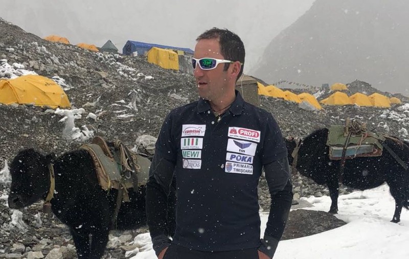 Horia Colibășanu a ajuns în prima tabără de bază de pe Everest. Alpinistul timișorean vrea să deschidă o nouă rută/ FOTO
