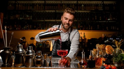 Bar,Counter,With,A,Variety,Of,Bar,Equipment,And,A