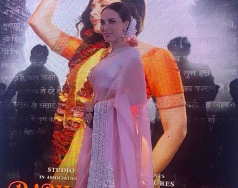 Iulia Vântur, în cea mai scurtă rochie de când s-a mutat în India. Super sexy la petrecere | FOTO