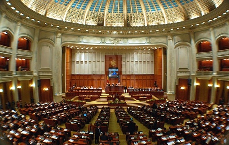 Săptămâna politică cea mai importantă din an: Noul Parlament îşi începe mandatul şi se anunţă premierul
