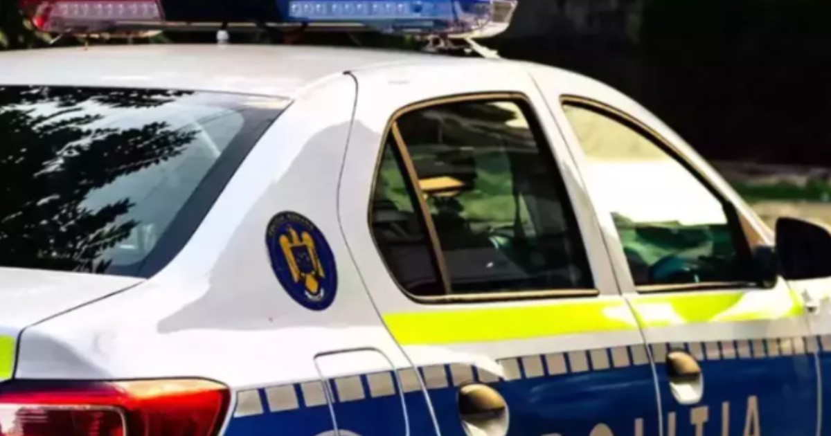 O autospecială a Poliției Române care este parcată