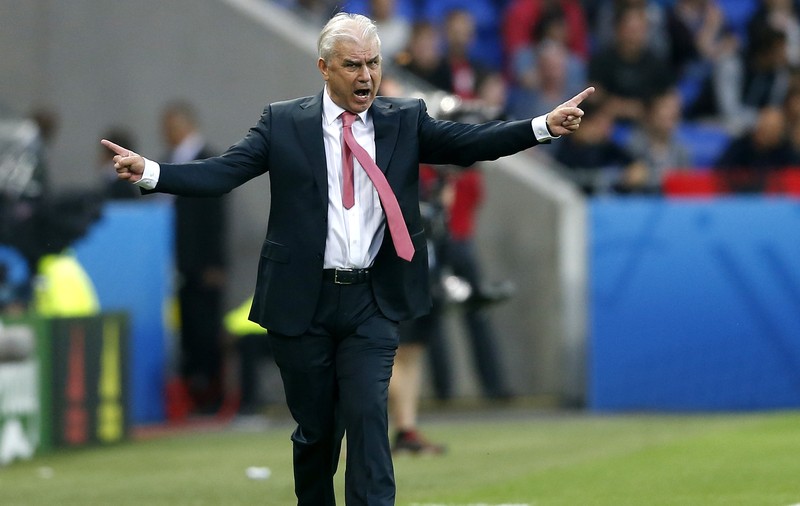 Euro 2016. Doi selecţioneri au anunţat că demisionează din cauza rezultatelor slabe. Iordănescu se ţine tare