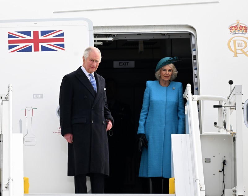 Vizita regelui Charles al III-lea în Germania. Primire cu onoruri militare, banchet de stat cu liderul trupei Die Toten Hosen și șeful BionTech