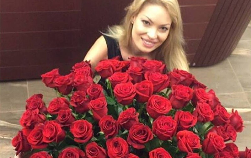VALENTINA PELINEL a ÎMPLINIT 34 de ani! CINE i-a FĂCUT CEA MAI FRUMOASĂ URARE! | FOTO