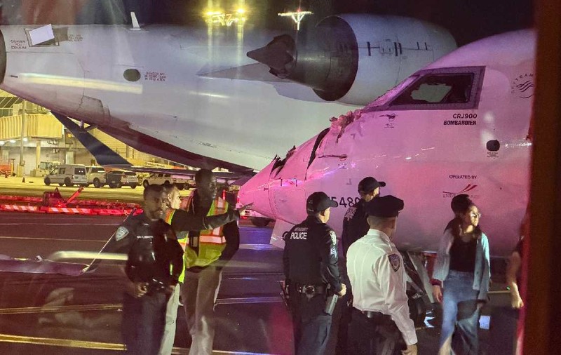 Două avioane, cu 85 de pasageri, s-au ciocnit pe Aeroportul LaGuardia, New York: „Aripa lor ne-a lovit botul și parbrizul cabinei de pilotaj”