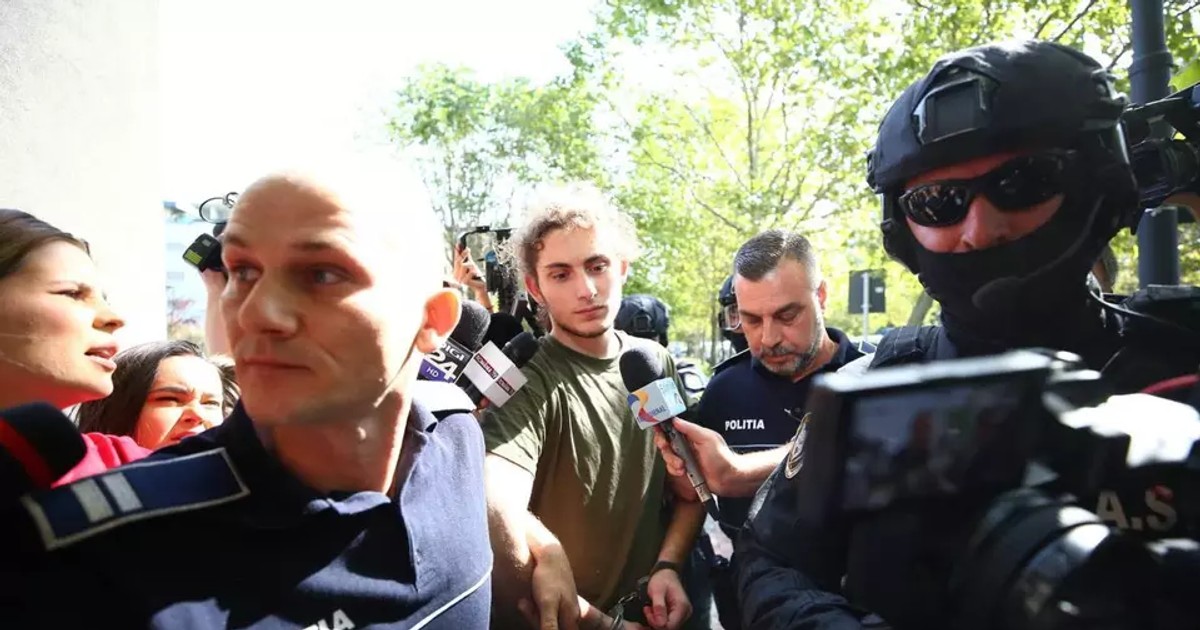 VIDEO Vlad Pascu, într-o discuție cu mama lui, după ce a fost arestat: „Mă interesează foarte puțin că se uită lumea urât la mine”