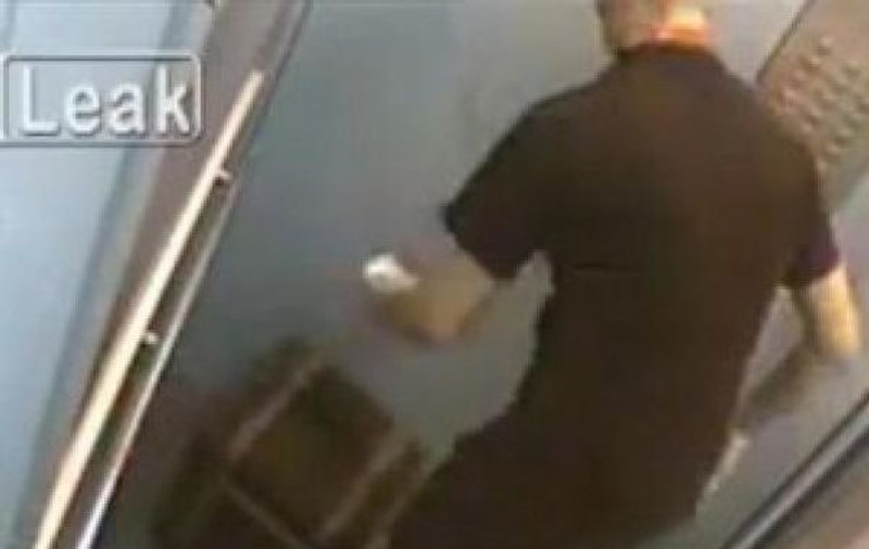 Un angajat mult prea zelos! A vrut să ducă comanda perfectă, dar tu ai mai mânca după ce ai să vezi ce a făcut? | VIDEO