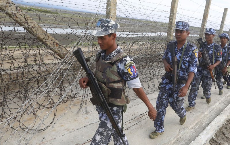 Doi jurnaliști Reuters arestați în Myanmar