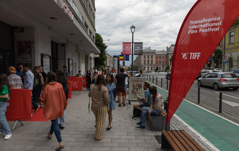 FOTOREPORTAJ Cum a fost la TIFF 2023: filme în ploaie, gropi și gulaș, la ultima aglomerație înainte de vacanță
