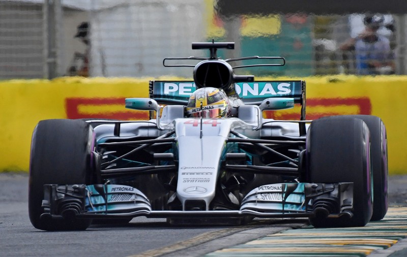 Formula 1. Recordul lui Michael Schumacher a fost doborât de Lewis Hamilton