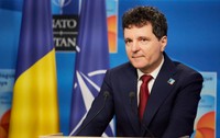 Nicușor Dan vorbește cu presa în timpul summitului NATO din 25 iunie 2025, la Haga, în Țările de Jos