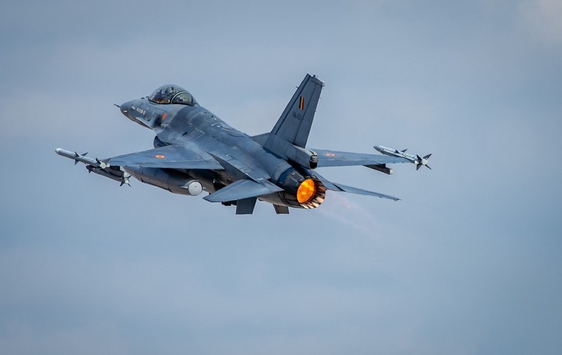 România a ridicat de la sol două avioane F-16 după identificarea unor ținte aeriene pe radar în zona Braţului Chilia / Mesaj RO-Alert pentru locuitorii județului Tulcea