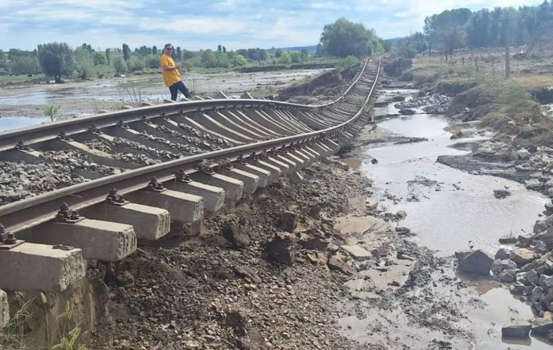 Refacerea căii ferate Galați - Bârlad, în linie dreaptă. CFR anunță licitația