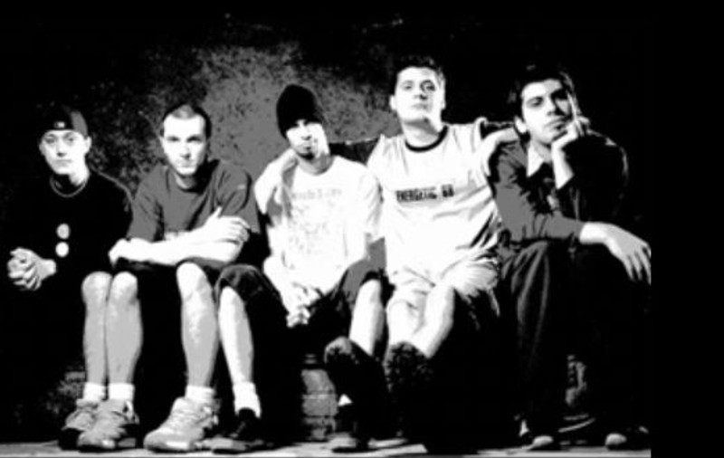 Concertul aniversar al trupei E.M.I.L. a fost amânat