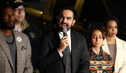 Primarul Zohran Mamdani a cerut oprirea operațiunilor ICE în oraș, iar guvernatoarea Kathy Hochul a solicitat autorităților federale să clarifice împrejurările în care agentul a deschis focul. Sursă foto: Profimedia Images