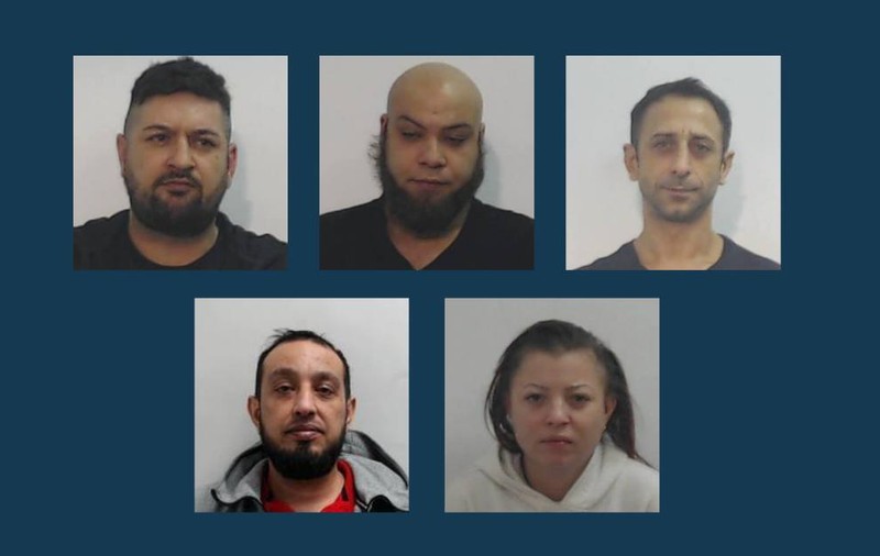 Condamnări de până la 20 de ani pentru banda de proxeneți români care ademenea femei în Scoția și le abuza