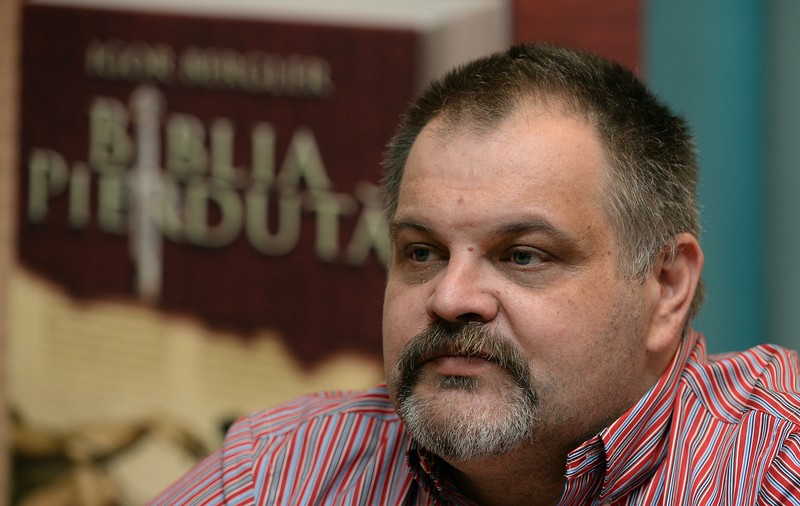 Autorul celor mai vândute cărți în limba română, propus ca director adjunct la ICR Veneția