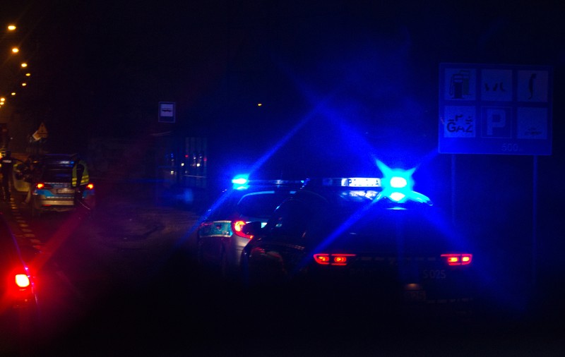 Un șofer beat din Craiova a lăsat mașina în drum când a văzut Poliția și apoi și-a trimis soția să o recupereze