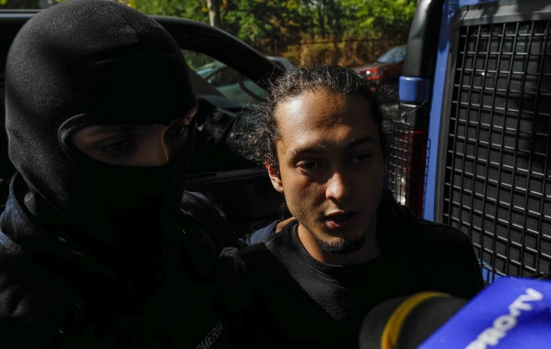 Tatăl dealerului lui Vlad Pascu, Tudor Dima, zis „Maru”, pus sub control judiciar după ce a agresat o jurnalistă a televiziunii Antena 3