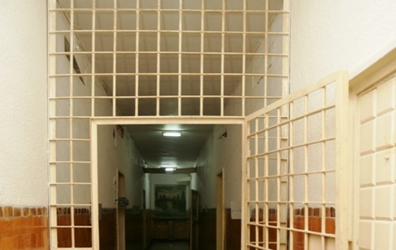 Un bărbat a murit în arestul Poliţiei Capitalei