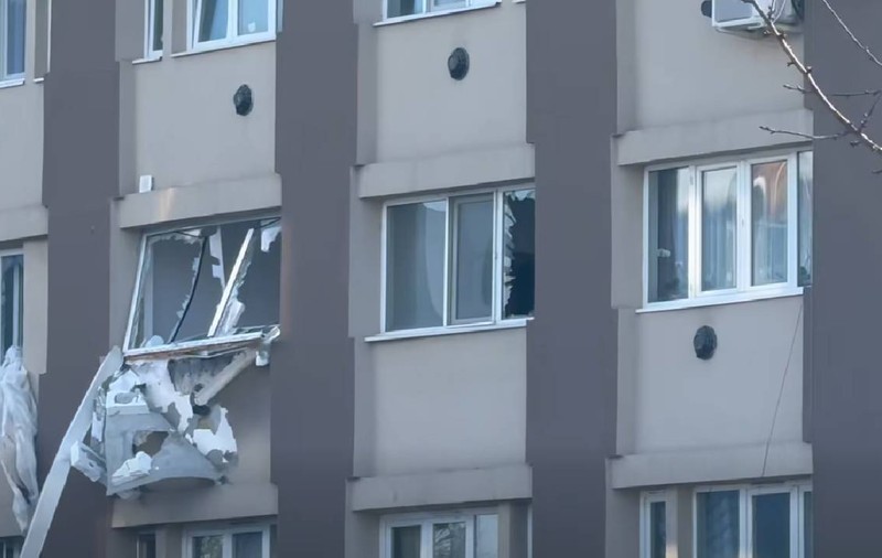 Explozie puternică într-un bloc din Buzău: un rănit grav și 25 de evacuați