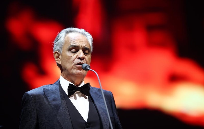 Tenorul Andrea Bocelli a dat în judecată o companie aeriană din cauză că a zburat cu avioane „prea zgomotoase”