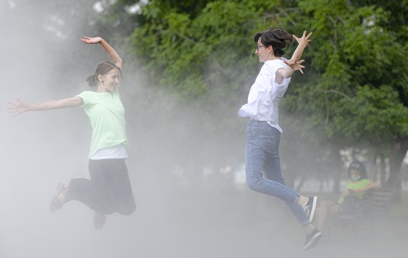 Prognoza meteo pentru următoarele patru săptămâni. Vremea se menţine caldă în ultima parte a lunii august şi începutul lunii septembrie