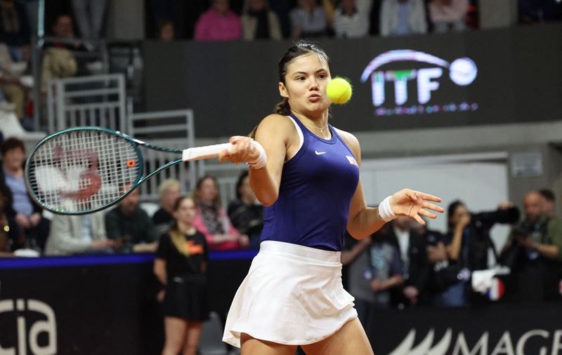 Emma Răducanu a condus Marea Britanie spre o victorie istorică în fața Franței, jucând „cel mai bun tenis” din viața ei