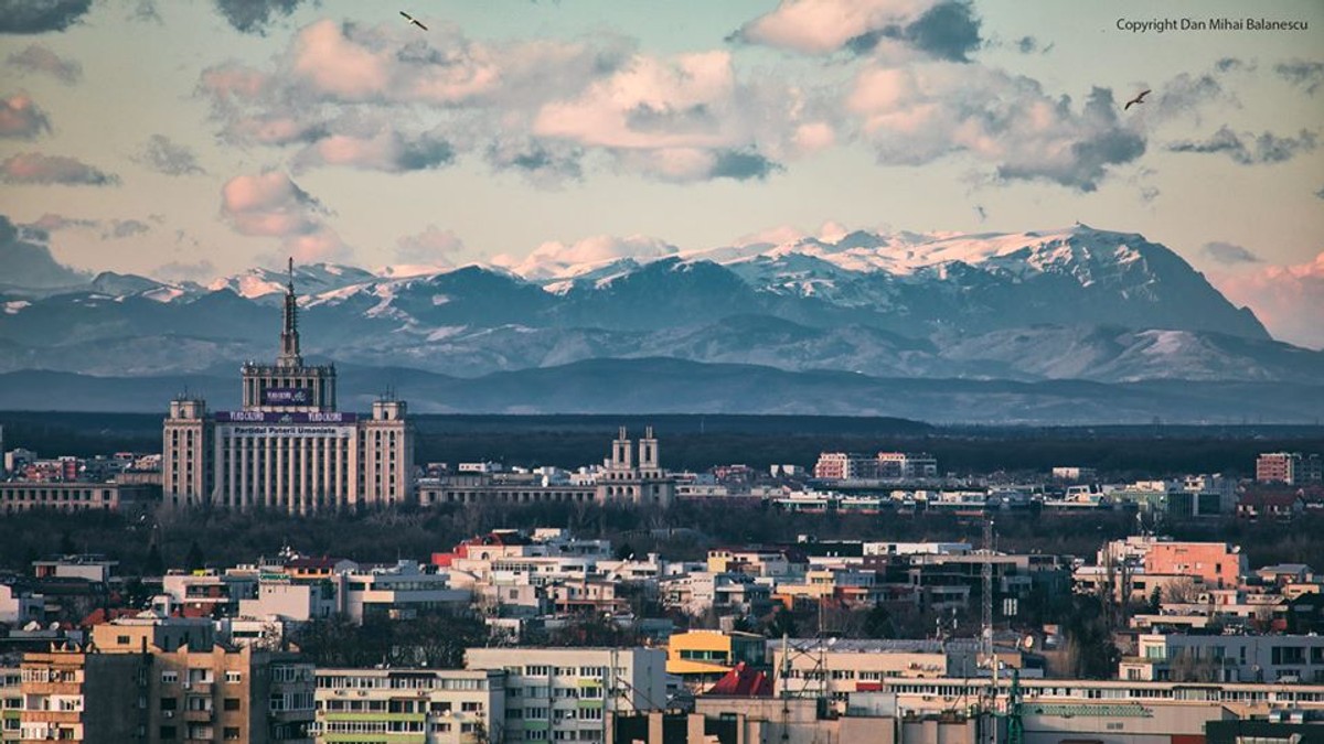 Munții Bucegi, văzuți clar din București. Cum este posibil fenomenul