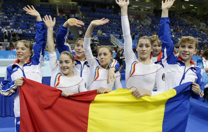 Gimnastele de la lotul național deveniseră experte în a-și procura ciocolată și bomboane