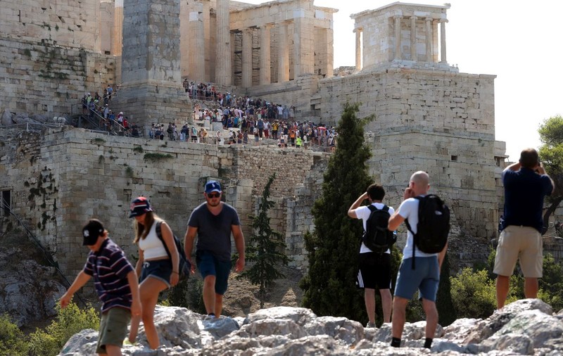 Grecia a primit vara aceasta un număr masiv de turiști străini, în vreme ce mulți greci nu și-au mai permis vacanțe în propria țară