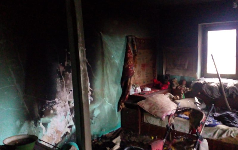 Trei copii au murit într-un incendiu în județul Mureș. Un bebeluș de nici un an, printre victime / FOTO