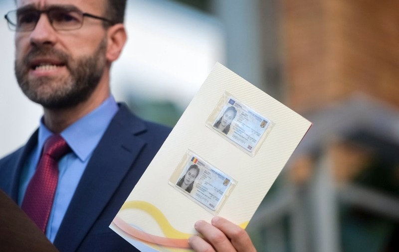 Cartea de identitate electronică, disponibilă și în București. De când poate fi comandată și care este programul