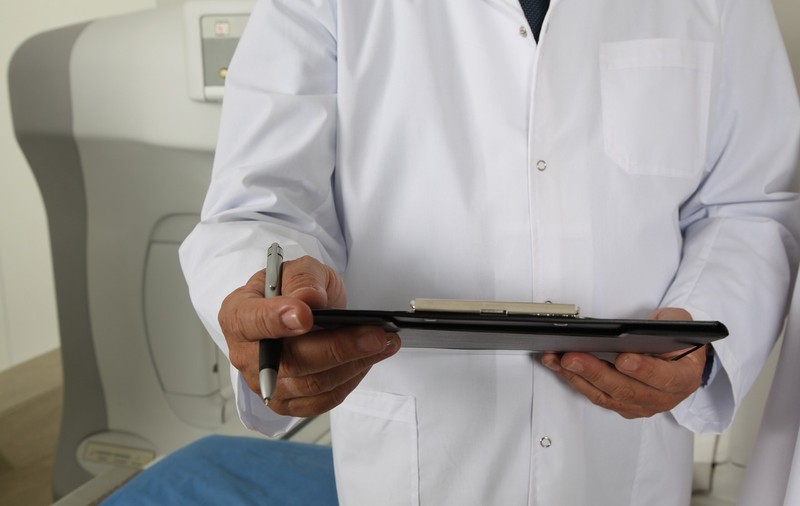 România, la coada Uniunii Europene în screeningul pentru cancer. 50.000 de români mor în fiecare an din cauze oncologice