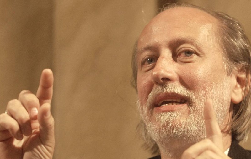 László Krasznahorkai, premiat cu Nobel, a fost miner, profesor la țară și văcar. Gonit pentru că a învățat copiii romi să citească
