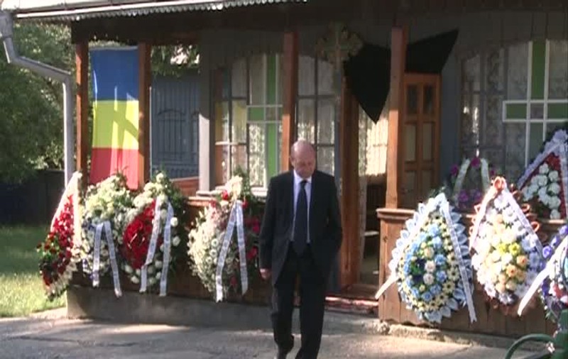 Traian Băsescu îşi conduce socrul pe ultimul drum. La înmormântare va fi prezentă şi Elena Udrea