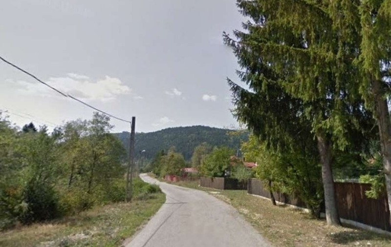 Drumul de la Valea Doftanei spre Braşov, rupt de o alunecare de teren. Zona este una dintre cele mai frumoase din județul Prahova