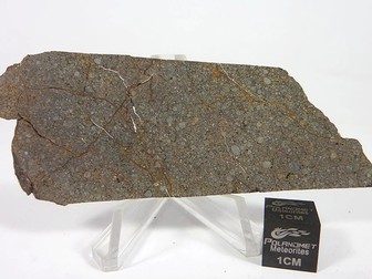 Bucată de meteorit de la Gresia. Sursa foto: meteoritestudies.com