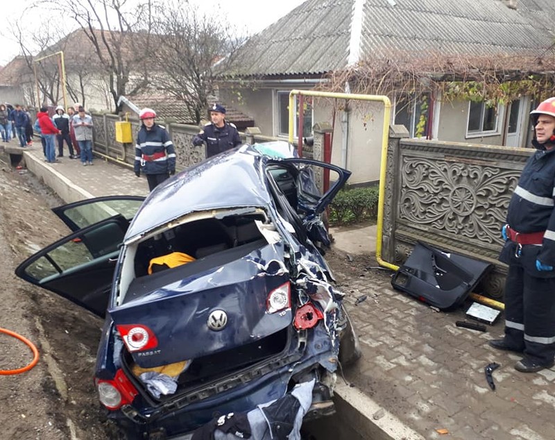 Doi frați, implicați într-un accident înfiorător pe DN7, în județul Hunedoara. Unul dintre ei a murit. Imagini înfiorătoare de la fața locului / FOTO&VIDEO