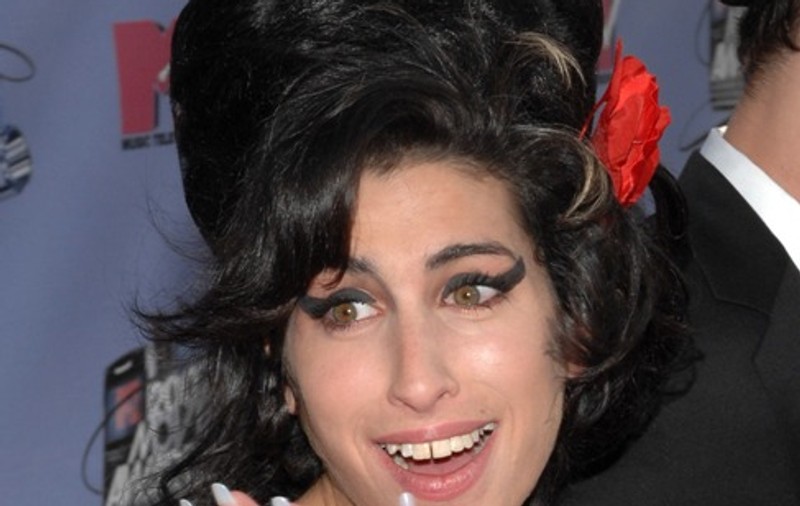 Averea de 3,6 milioane de euro a cântăreţei de Amy Winehouse a ajuns acolo unde trebuia!