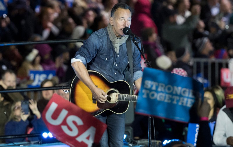 Bruce Springsteen, pus sub acuzare pentru că a fost prins conducând băut