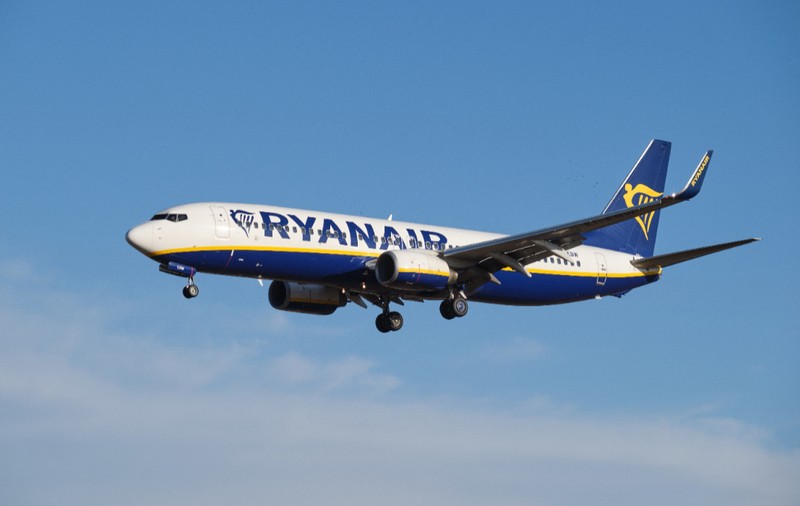 Un britanic care a fost înjunghiat și-a cerut banii înapoi de la Ryanair, după ce nu a mai putut să zboare. Răspunsul companiei