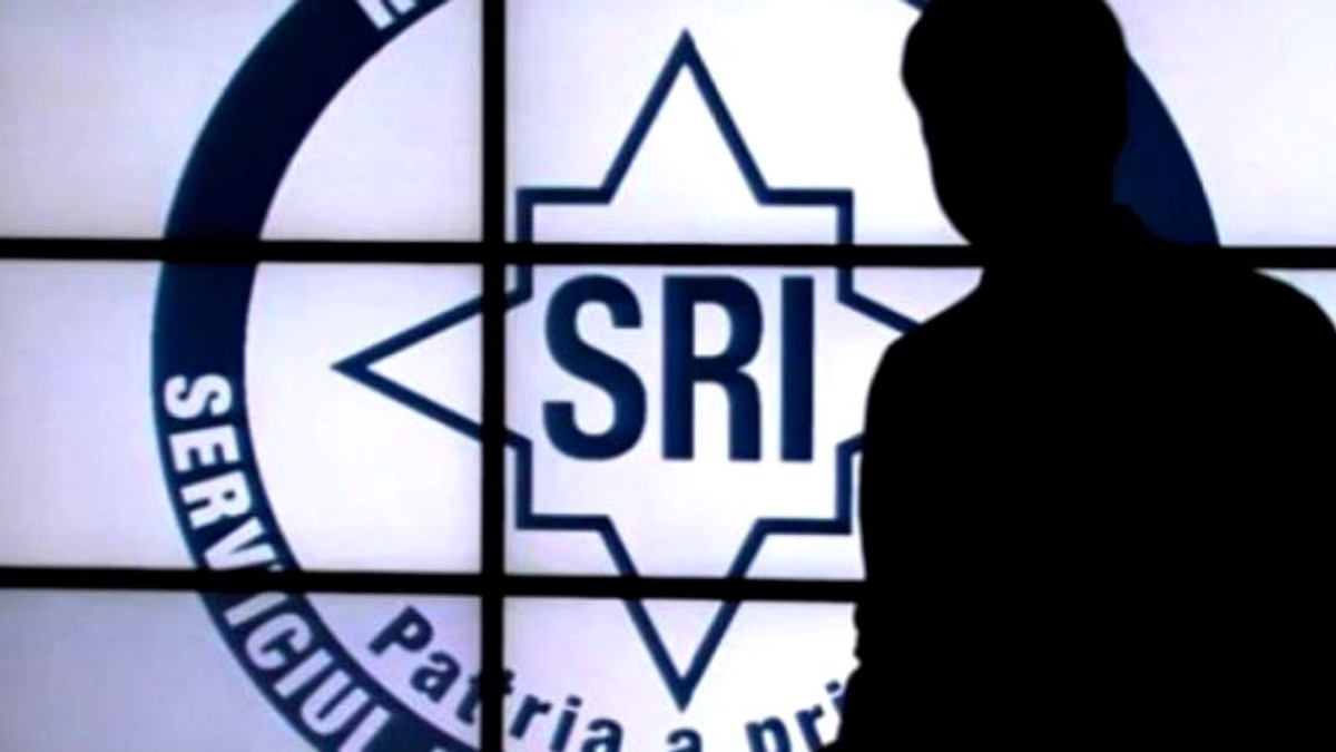 SAtacuri cibernetice, în perioada iunie-august 2018. Silueta unui om lângă sigla SRI