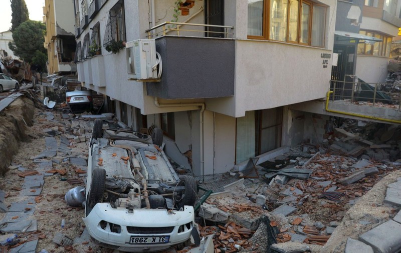 Firmele care au construit clădiri prăbușite la cutremurele din Turcia vor fi verificate dacă au construit și în România