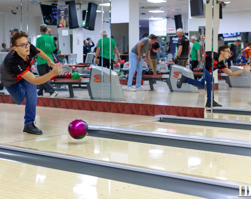 Mattias Wettenberg, campionul național la bowling al Suediei, a câştigat cea de-a opta ediţie a Turneului Internațional de Bowling din România / GALERIE FOTO