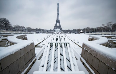 Ninsoarea din Paris a dus la închiderea Turnului Eiffel