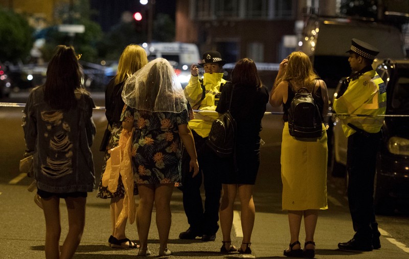 O martoră a atacului din Londra vrea să-l găsească de taximetristul care i-a salvat viața