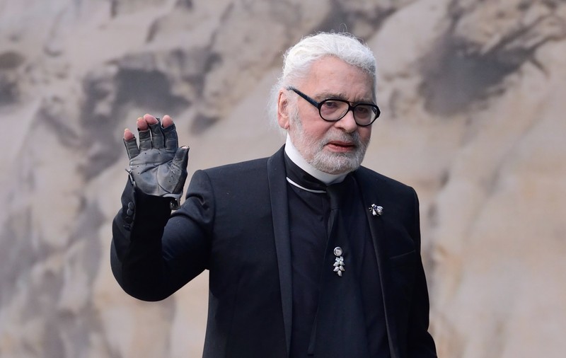 Povestea pisicii care va moșteni averea lui Karl Lagerfeld. Designerul era nedespărțit de Choupette | FOTO