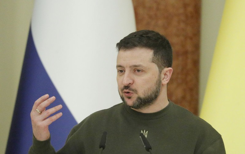 Volodimir Zelenski spune că Ucraina va continua să apere orașul Bahmut, dar „nu cu orice preț”